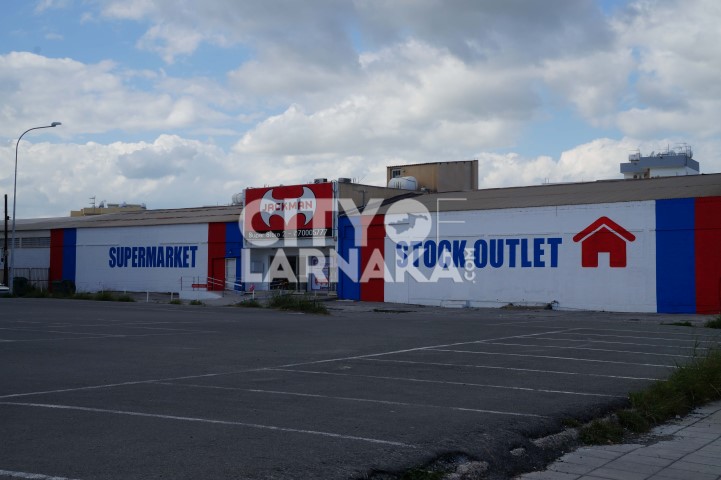 Jackman-superstore-2