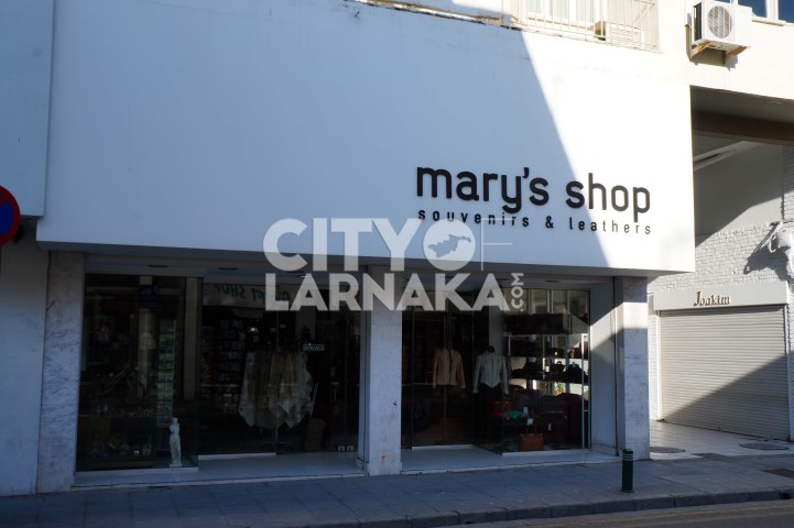 Marys-shop-souvenirs-Leathers