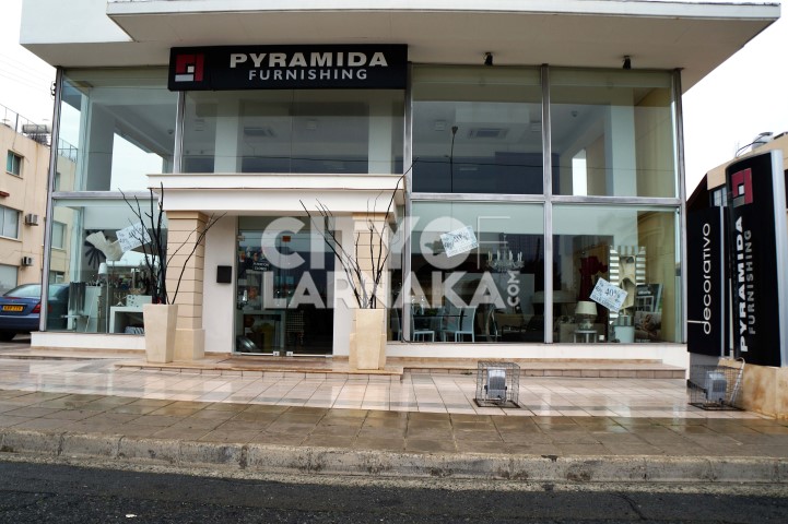 Pyramida-Furnishing
