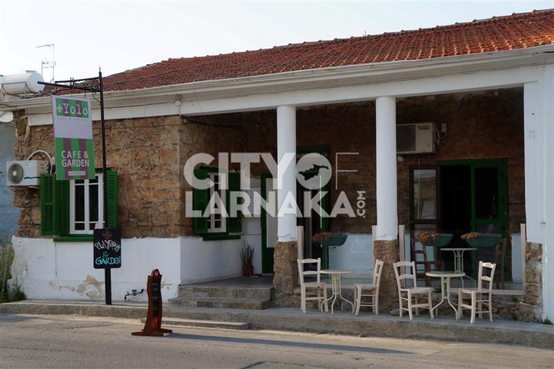 YOLO-Cafe-Garden